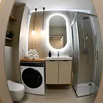 Elegant Two-room Apartment, Sleeps 4, Near Turon Arena, Balcony ,air Condition * Cracovia