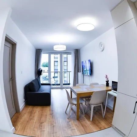 Elegant Two-room Apartment, Sleeps 4, Near Turon Arena, Balcony ,air Condition 아파트 *