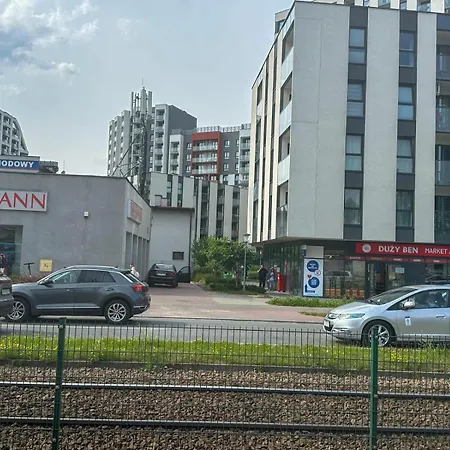 Elegant Two-room Apartment, Sleeps 4, Near Turon Arena, Balcony ,air Condition 아파트 크라쿠프