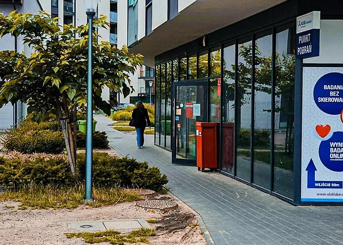 Elegant Two-room Apartment, Sleeps 4, Near Turon Arena, Balcony ,air Condition *