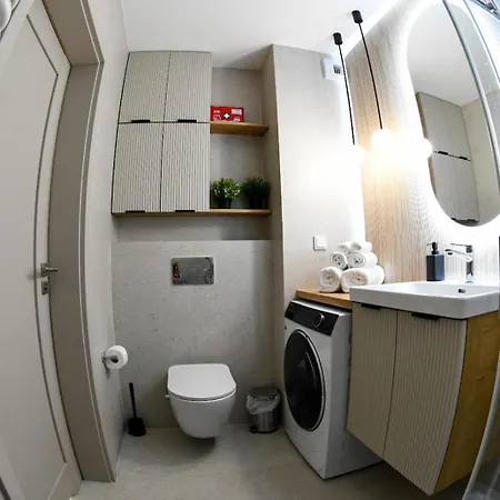 Elegant Two-room Apartment, Sleeps 4, Near Turon Arena, With Balcony Krakau