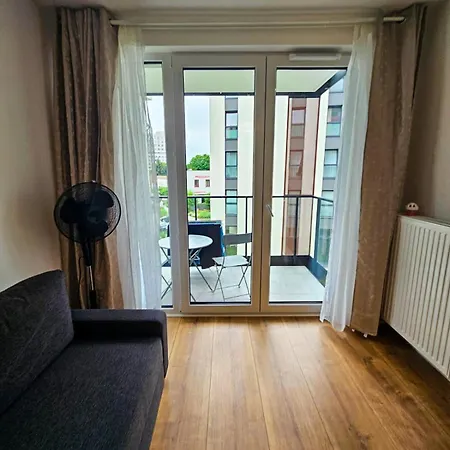 Elegant Two-room Apartment, Sleeps 4, Near Turon Arena, Balcony ,air Condition Krakow