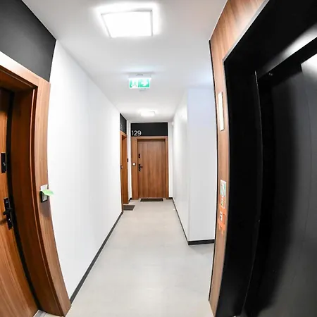 Elegant Two-room Apartment, Sleeps 4, Near Turon Arena, Balcony ,air Condition Apartment *